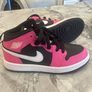 Nike Jordans (mid)